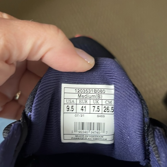 Brooks Adrenaline GTS 22 Size 9.5 - Picture 7 of 7